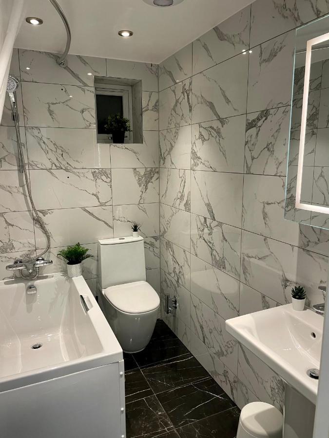 Smart/ Modern One Bedroom Flat Пърли Екстериор снимка